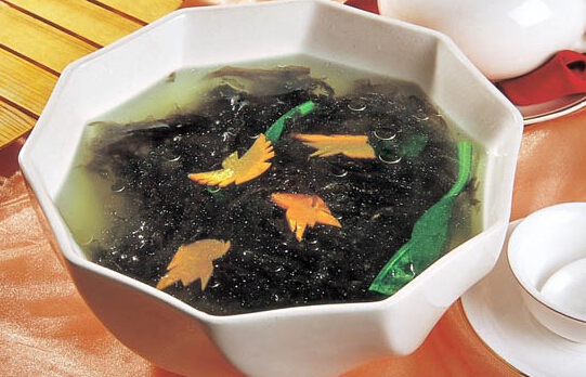紫菜蛋花湯不紫反綠，這是買到問題紫菜了？